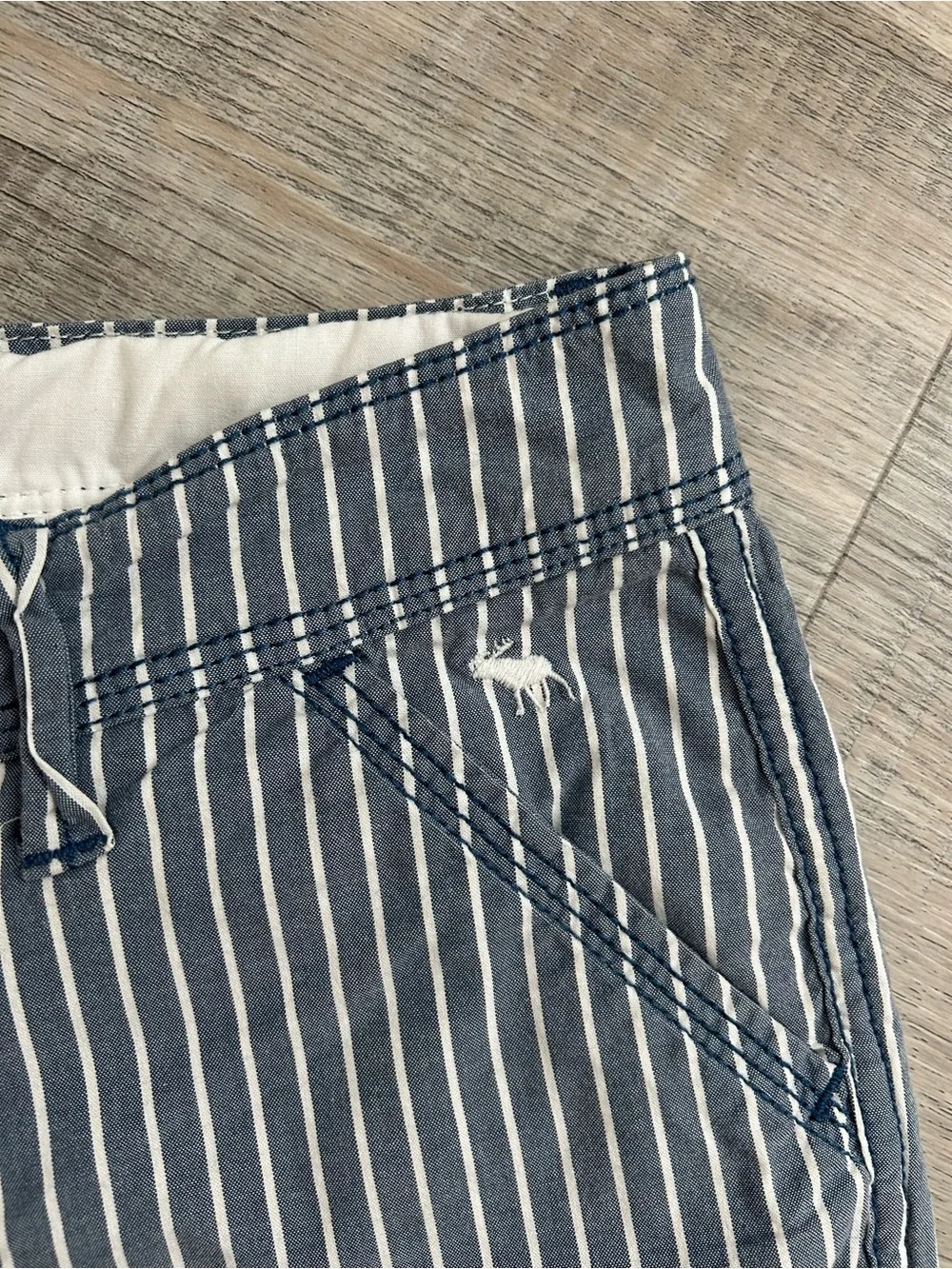 Vintage Y2K Abercrombie & Fitch Blue Pinstripe Low Rise Cuffed Shorts Size 0